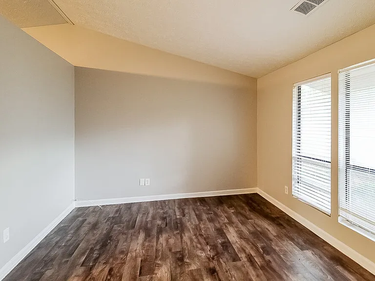 5164 Galbraith Cir — Photo 6