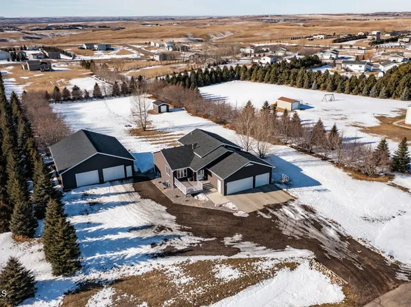 8530 Ridgeland Dr, Bismarck, ND 58503