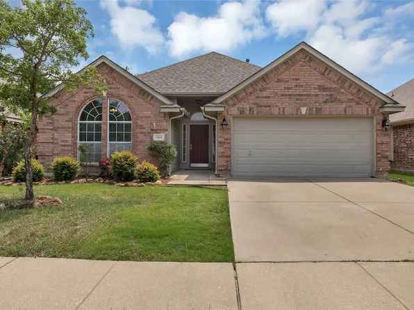 9004 Winding River Dr, Fort Worth, TX 76118