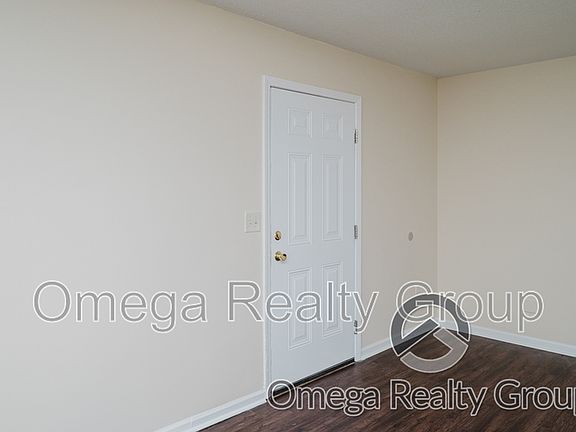 5th image of 2711 18th Ave #8