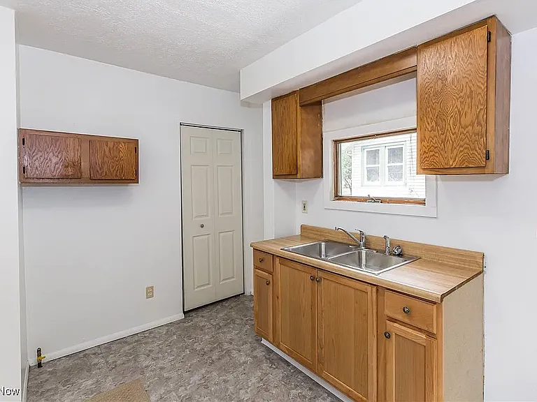 917 Clay St — Photo 11