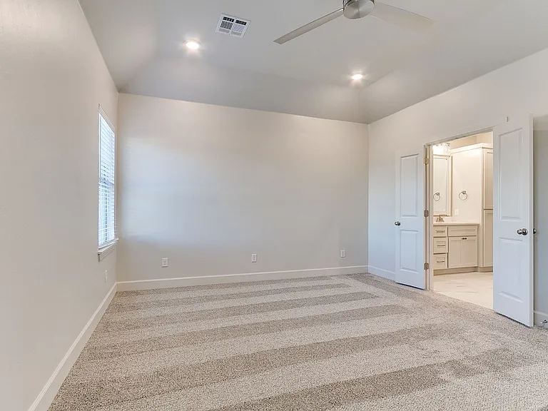 16025 Zamora Ln — Photo 37