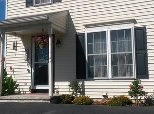975 Chestnut St, Honey Brook, PA 19344