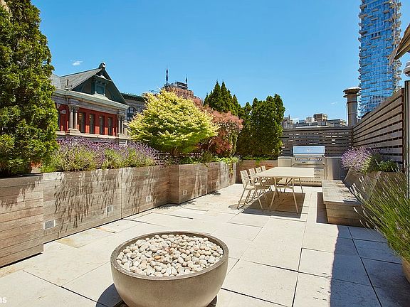 2nd image of 5 Harrison St Unit Penthouse