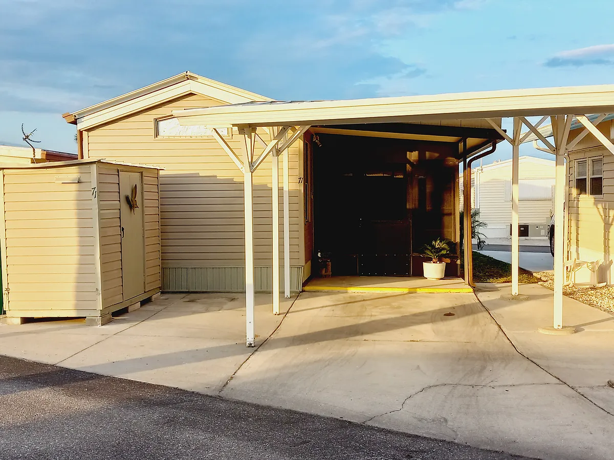 Building Photo - 1475 Flamingo Dr