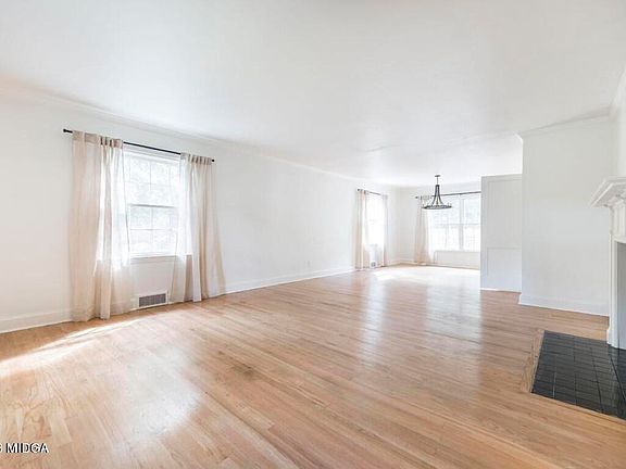 5th image of 1837 Waverland Cir
