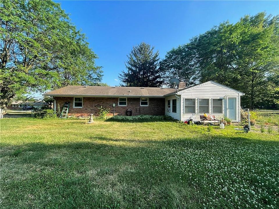 2nd image of 2332 Lilac Dr