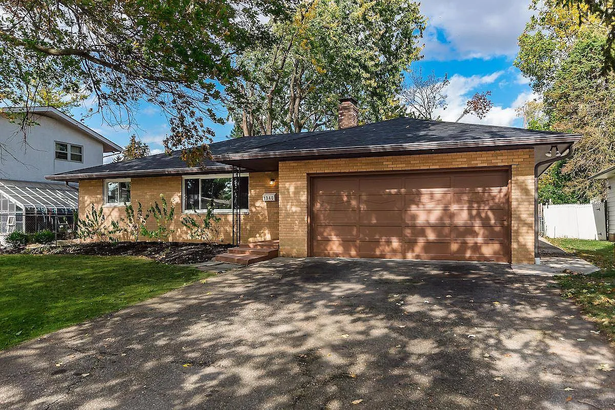 1340 Firwood Dr photo 1