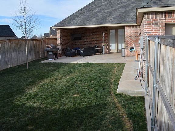 3rd image of 117 Banks Dr