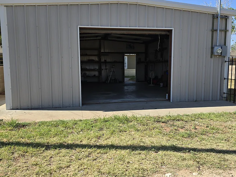 2408 W Kansas Ave — Photo 23