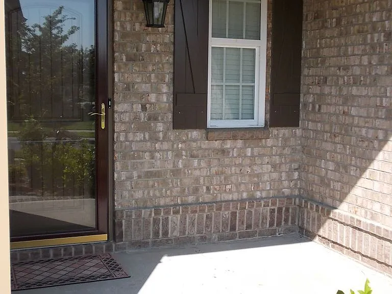 9525 Burford Ln NW — Photo 2