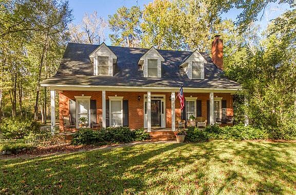 2nd image of 671 Chimney Hill Cir N