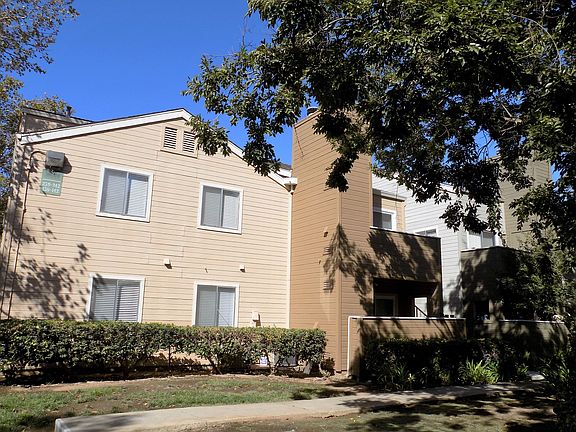 2nd image of 1019 Dornajo Way APT 242