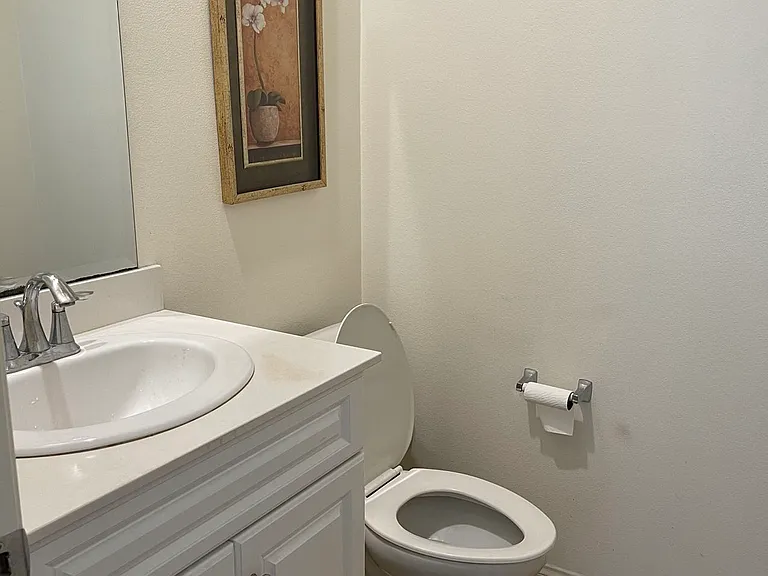 656 W Huntington Dr #F-2 — Photo 9