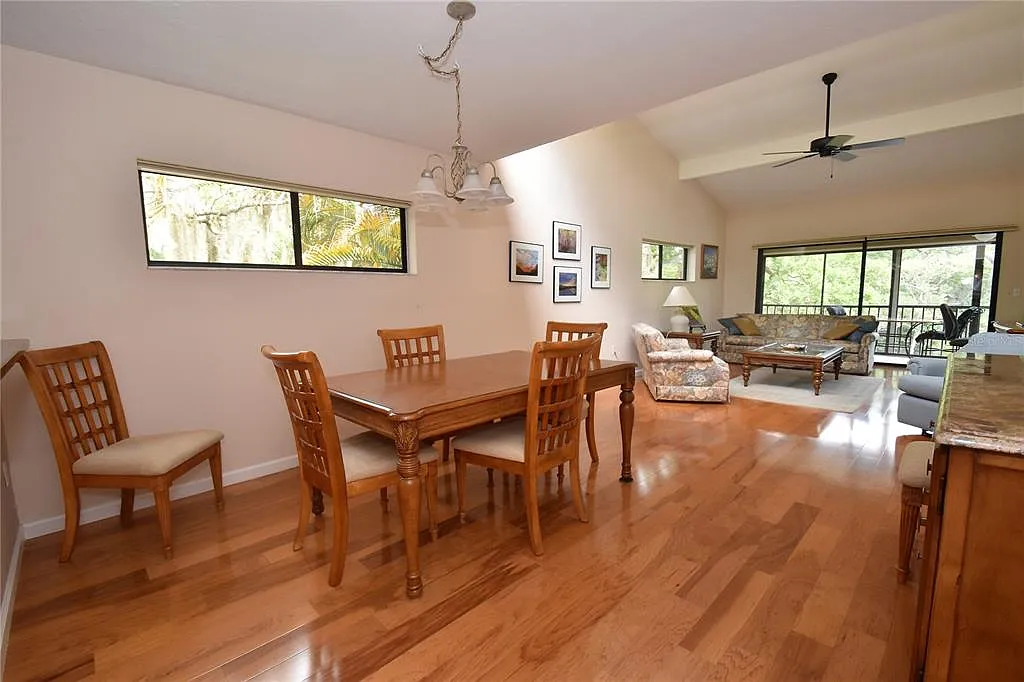 2 bed, 2.0 bath, 1216 sqft, $1,999 — Photo 4