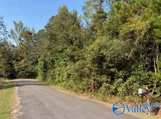 1428 Cove Creek Dr, Gadsden, AL 35903