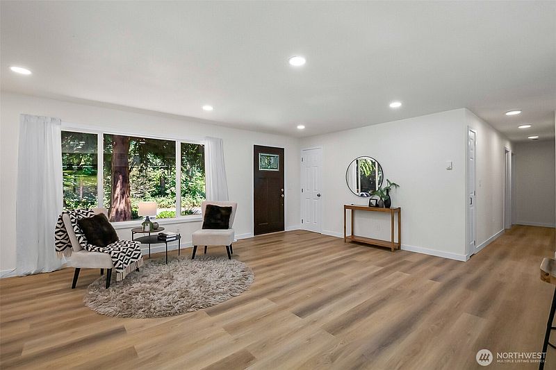3rd image of 13304 Elliott Road