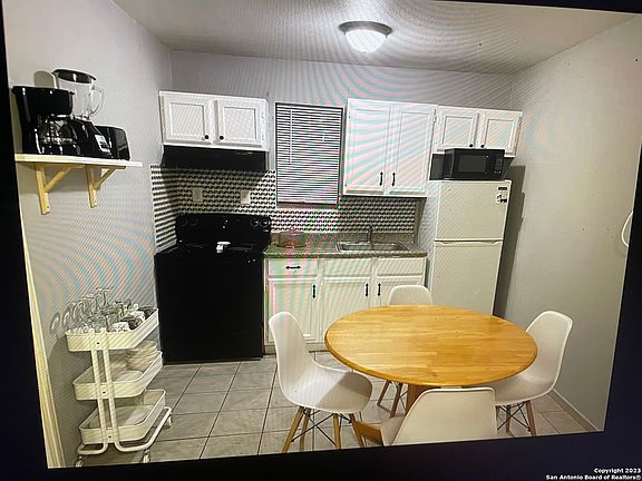 5th image of 219 NW 39th St