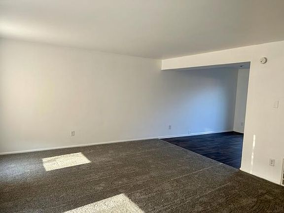 4th image of 727 Ferndale Ct #1