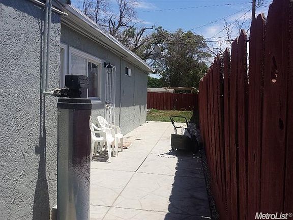 4th image of 802 Vermont Ave