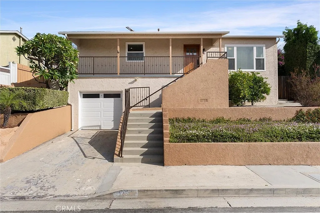 3 bed, 1328 sqft, $4,095 — Photo 1
