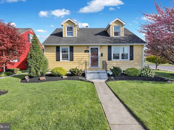 240 W Race St, Fleetwood, PA 19522