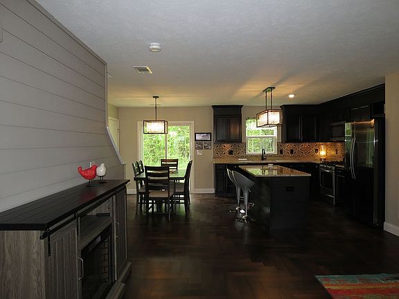 5th image of 100 Celia Ln #14