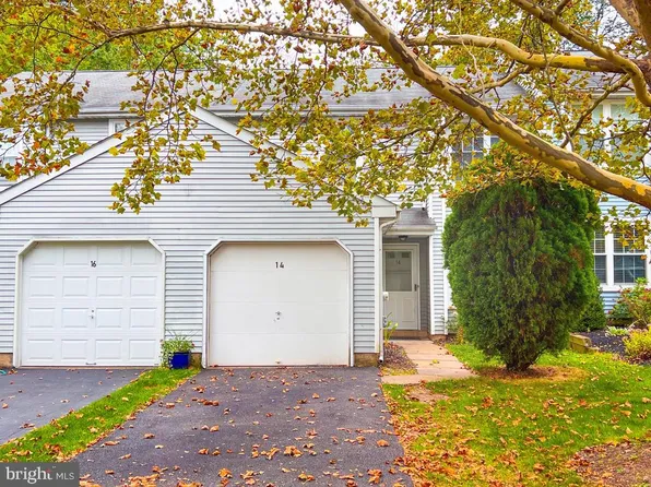 14 Carousel Cir, Doylestown, PA 18901