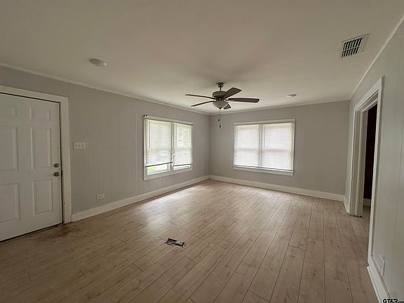 4th image of 617 N Trinity St
