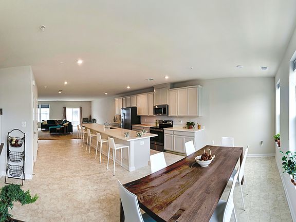 3rd image of 10510 Neil Armstrong Way