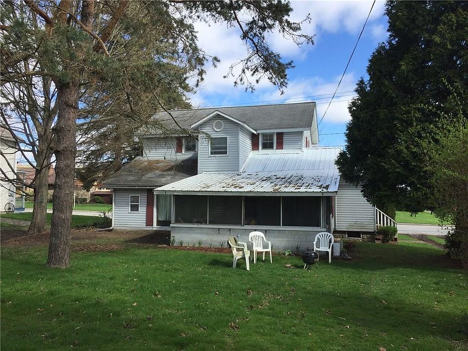 2nd image of 625 Water St