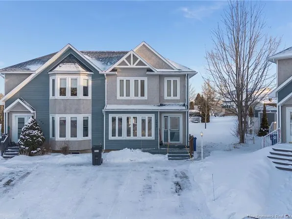 1085 Westbrook Ct, Bathurst, NB E2A 4X1