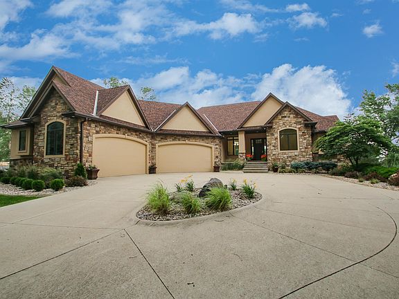 2nd image of 858 E Sawgrass Trl