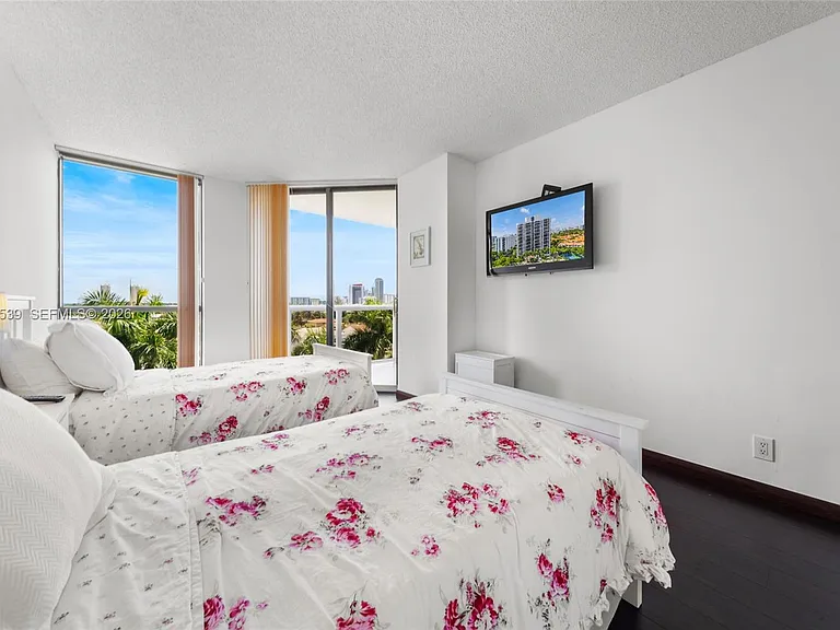 3598 Yacht Club Dr #601 — Photo 26