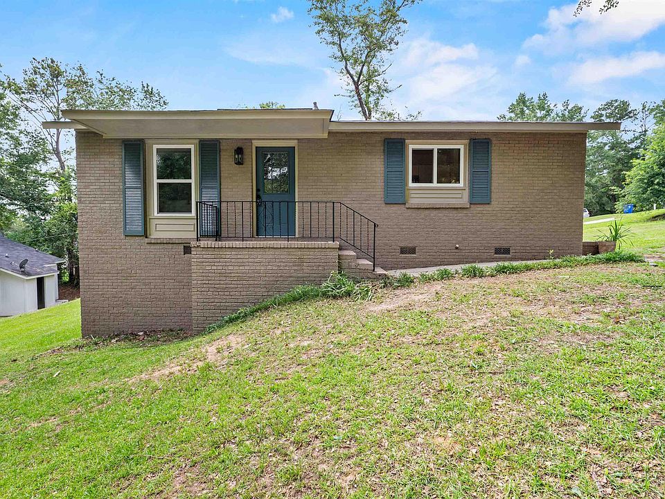 1st image of 135 Riverview Ct