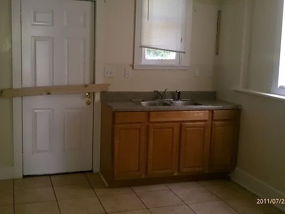 3rd image of 79 S Avondale Ave