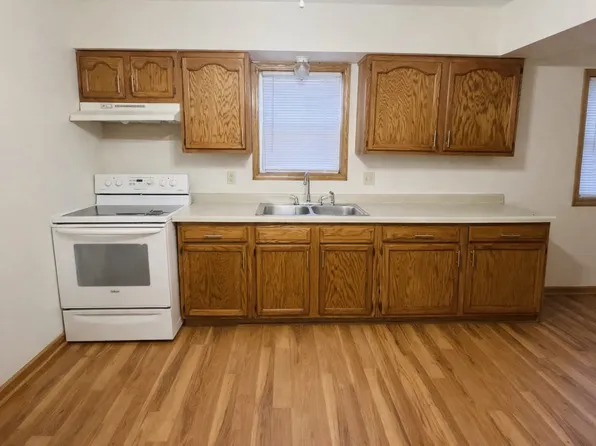 6611 N 105th St #B, Milwaukee, WI 53224