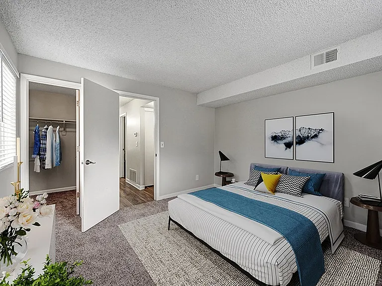 Summit Riverside Apartments — Photo 8