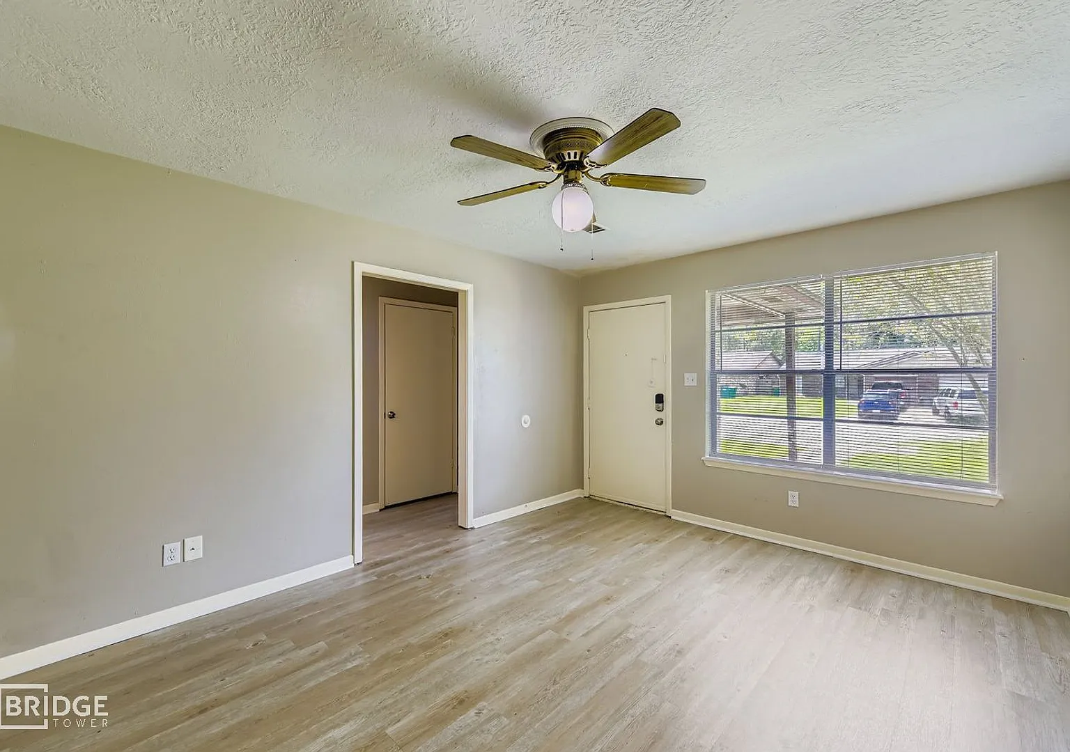 1611 Hazelwood Street Unit A — Photo 4