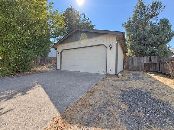 2nd image of 181 Southridge Way