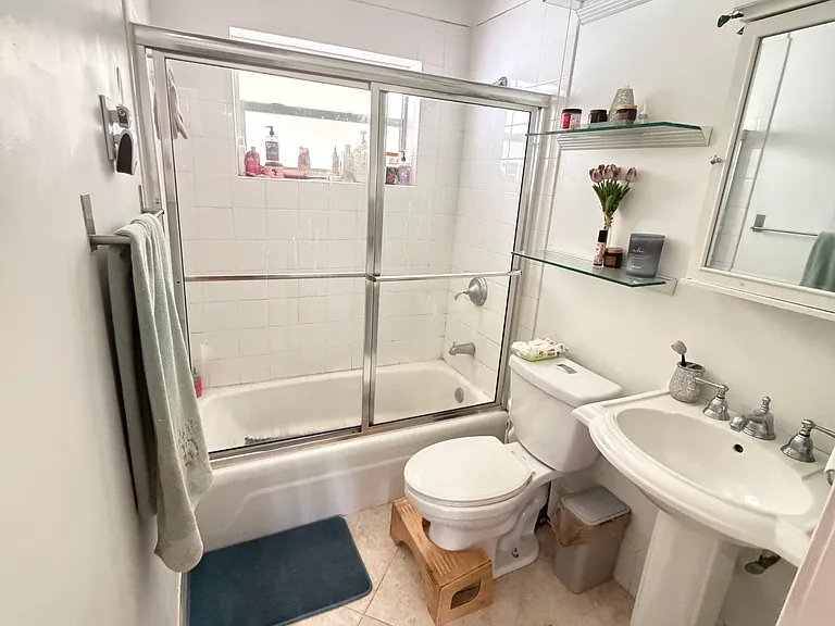 1401 SW 24th Ct #3 — Photo 3