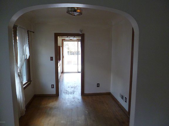 3rd image of 3427 College Ave NE