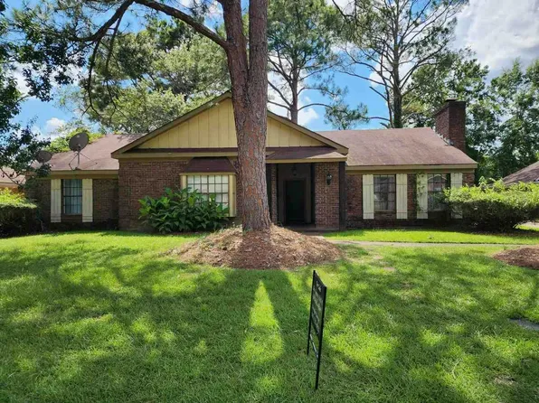 5055 Romany Dr, Jackson, MS 39211