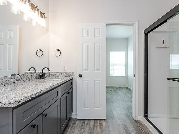 5th image of 326 Blake Ln