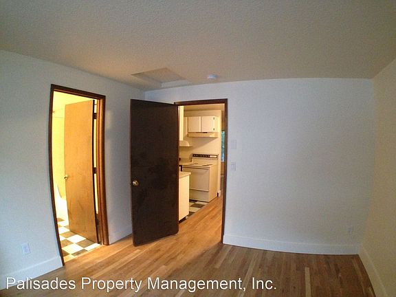 2nd image of 4061 SE Gladstone St #4063
