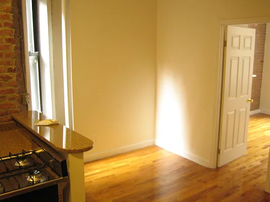 Rented by Skyline Realty LLC II | media 7