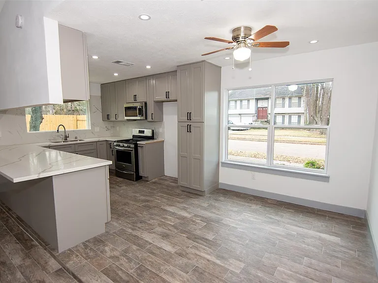 2302 Cades Cove Dr — Photo 13