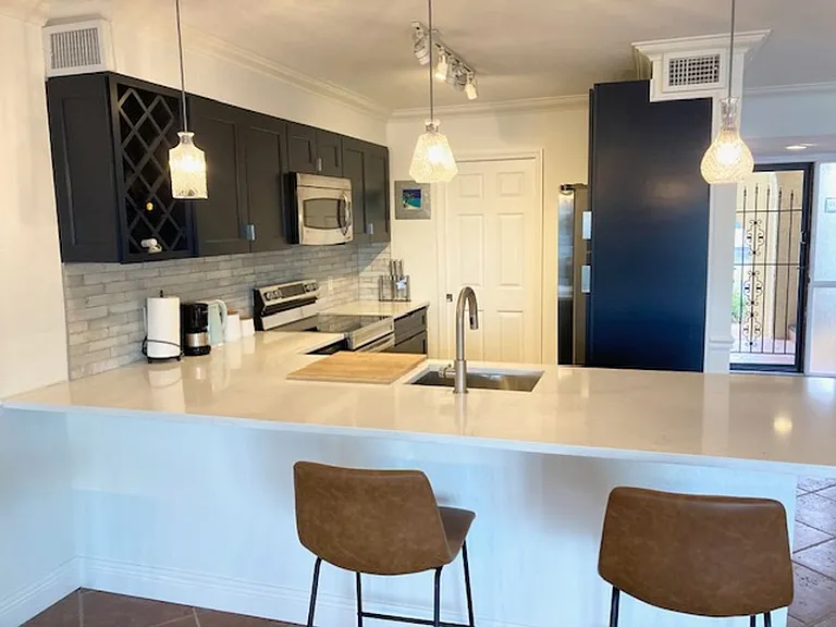 373 NW 14th Pl — Photo 10