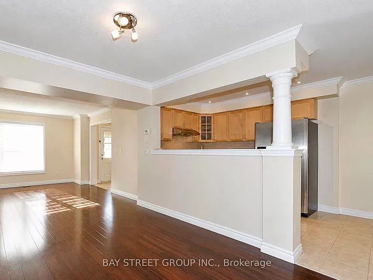 506 Bur Oak Ave — Photo 2