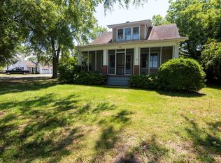 723 Essex St, Tappahannock, VA 22560